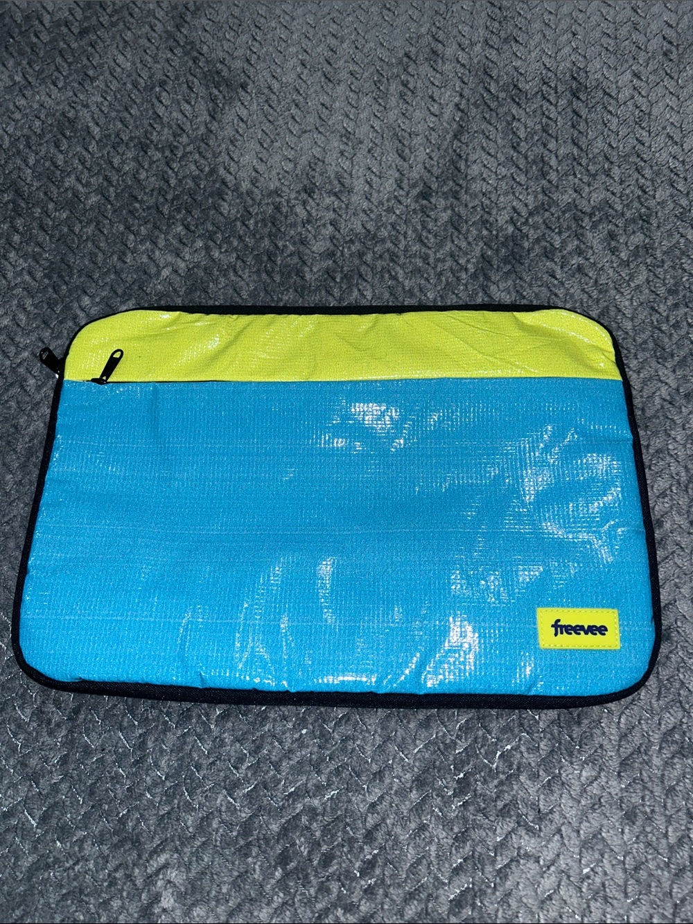 Freevee Blue & Lime Laptop Sleeve — Lightweight Protective Case